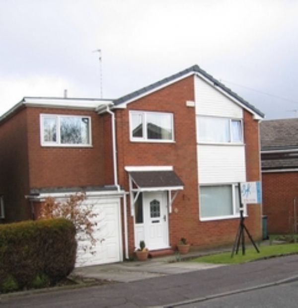 Seymour Grove, Rochdale - A MAGNIFICENT 4 BEDROOMED DETACHED FAMILY HOME AT A COMPETITIVE PRICE
